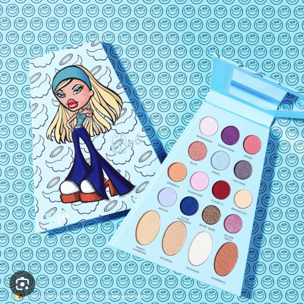 Revolution Eyeshadow Palette with Purple and Gold Hues